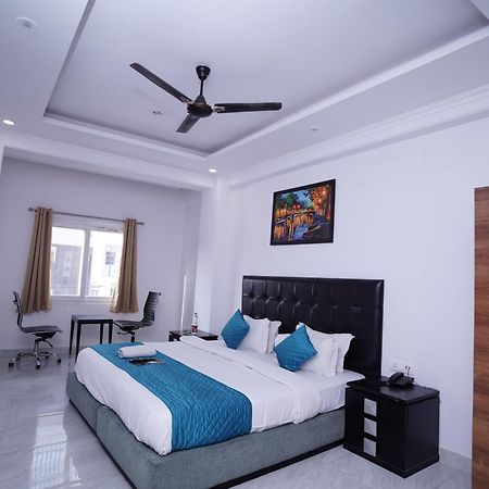 Hotel Moon Taj Near Yashobhoomi Convention Centre Delhi  Luaran gambar