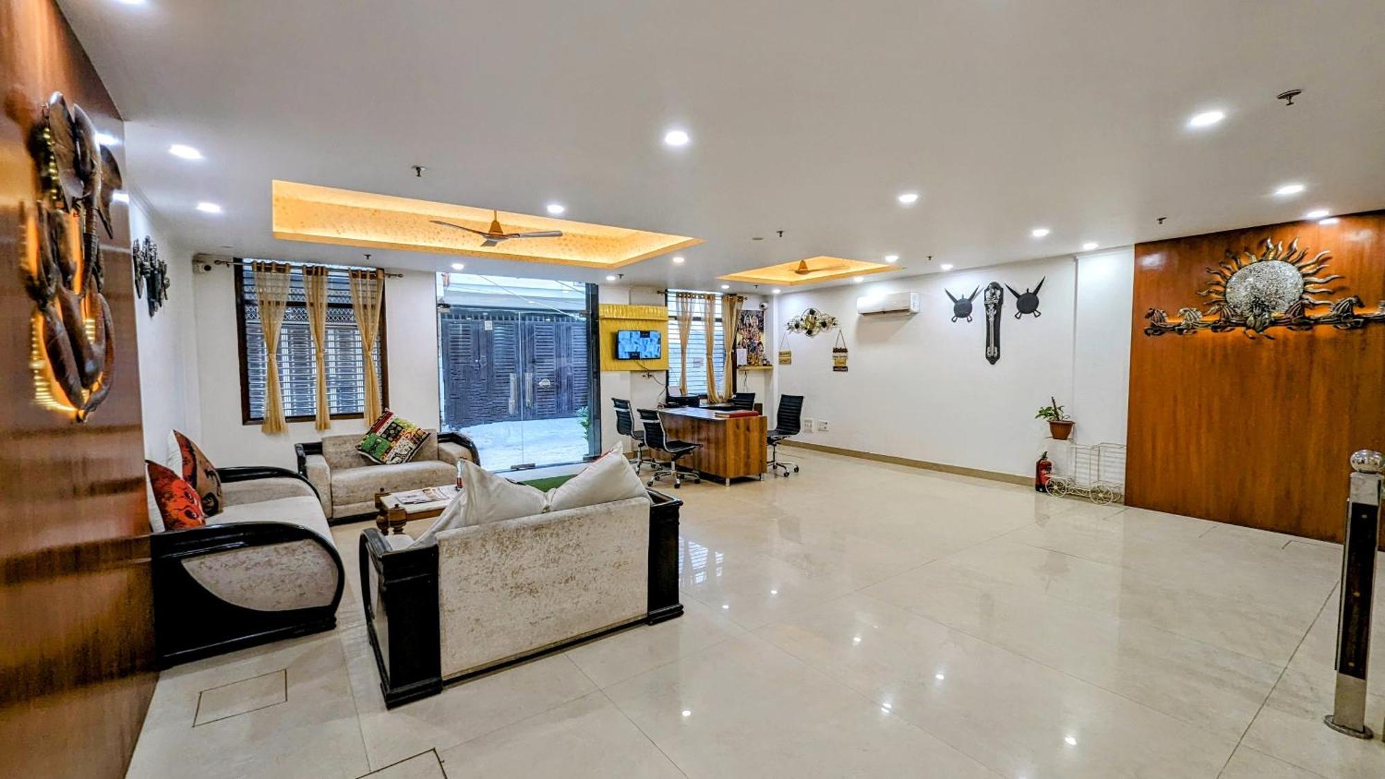 Hotel Moon Taj Near Yashobhoomi Convention Centre Delhi  Luaran gambar
