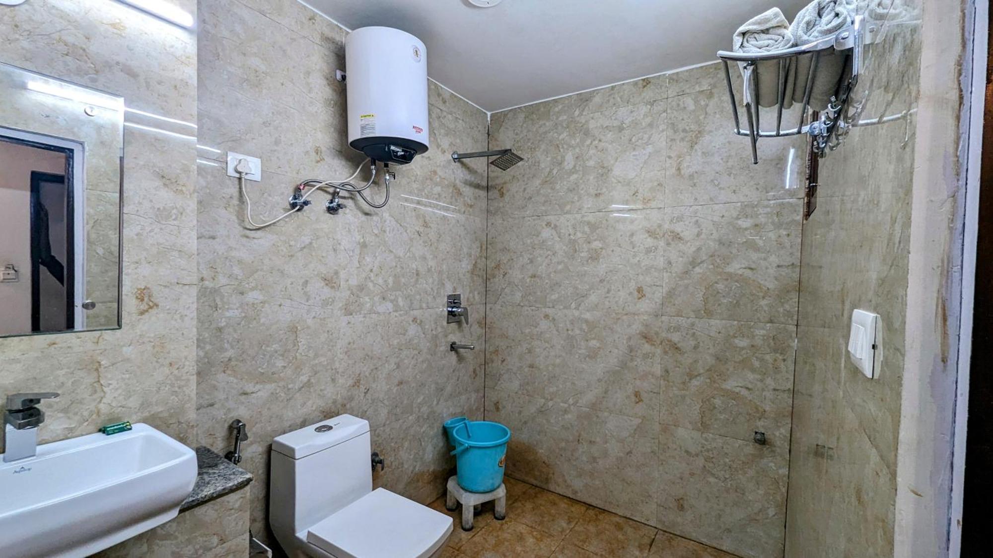 Hotel Moon Taj Near Yashobhoomi Convention Centre Delhi  Luaran gambar