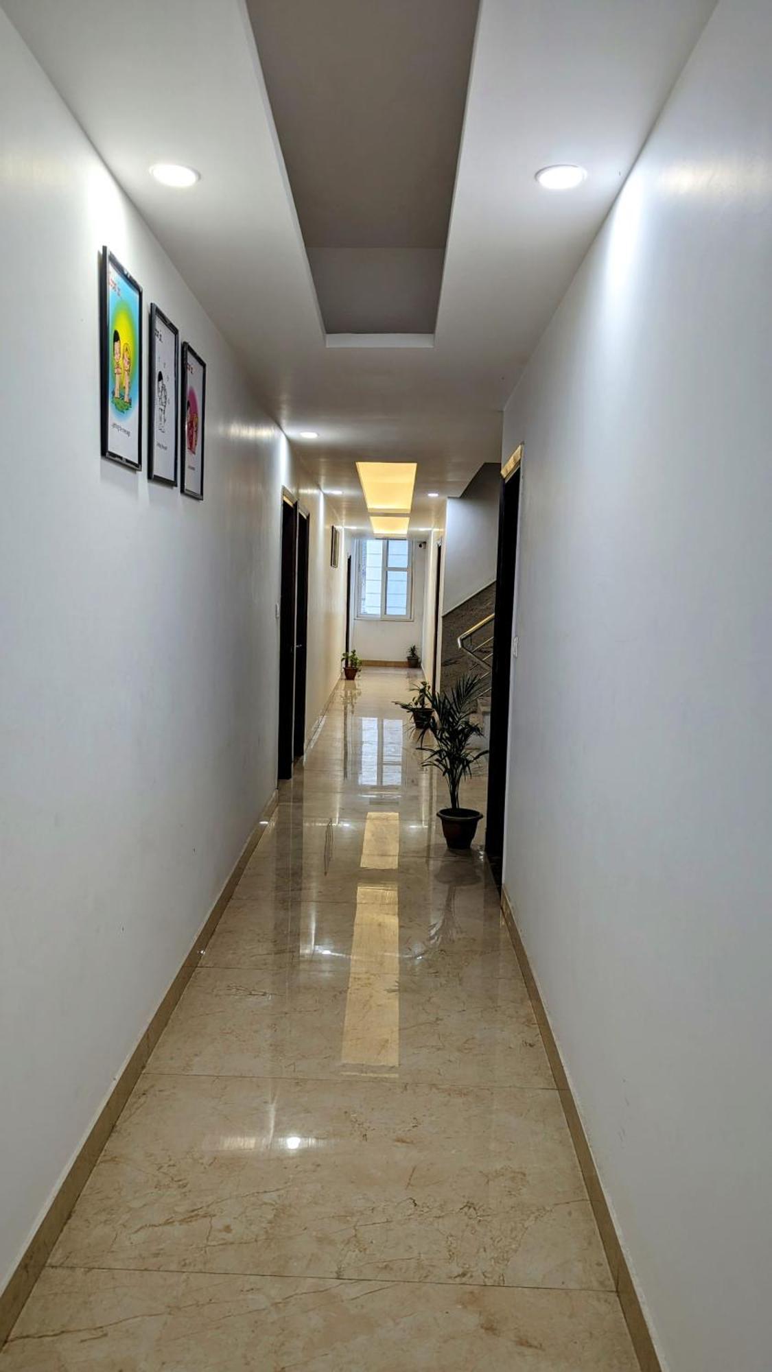 Hotel Moon Taj Near Yashobhoomi Convention Centre Delhi  Luaran gambar