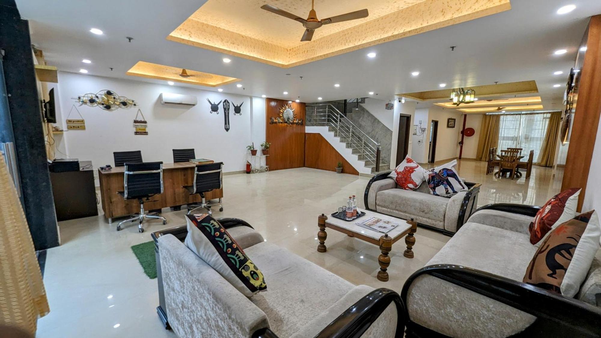 Hotel Moon Taj Near Yashobhoomi Convention Centre Delhi  Luaran gambar