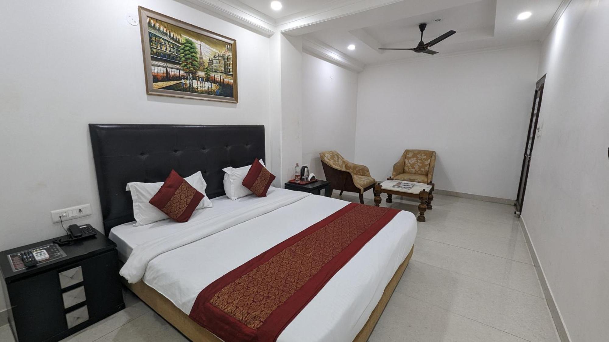 Hotel Moon Taj Near Yashobhoomi Convention Centre Delhi  Luaran gambar