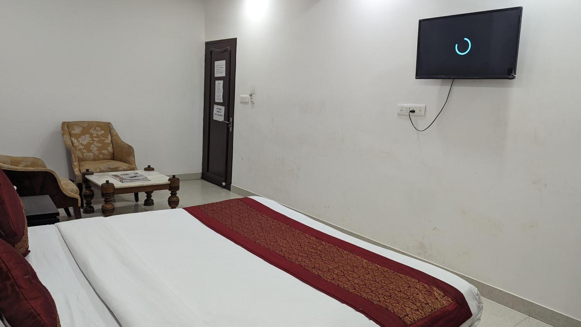 Hotel Moon Taj Near Yashobhoomi Convention Centre Delhi  Luaran gambar