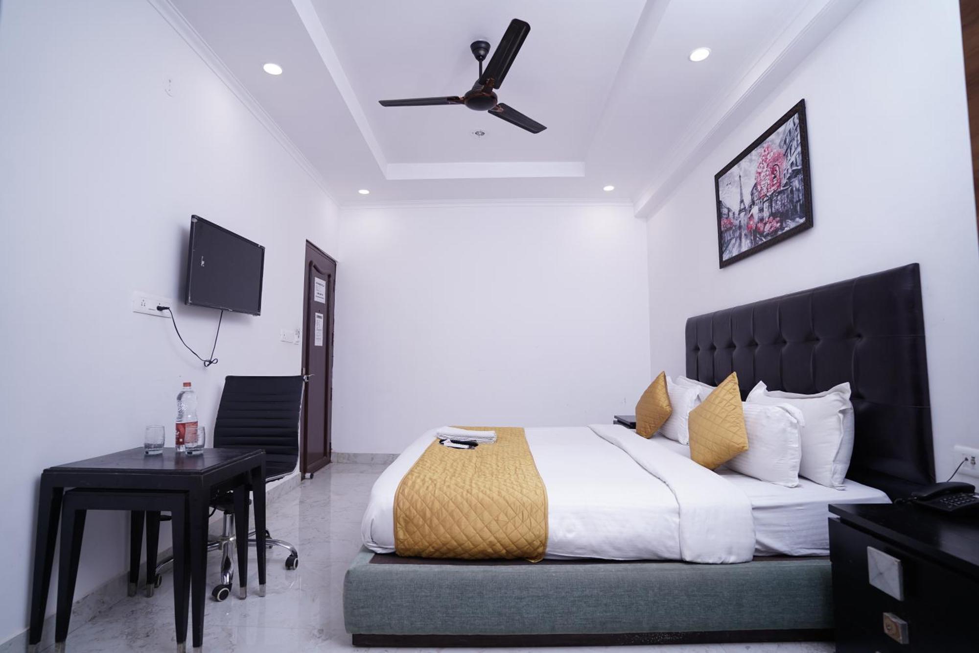 Hotel Moon Taj Near Yashobhoomi Convention Centre Delhi  Luaran gambar