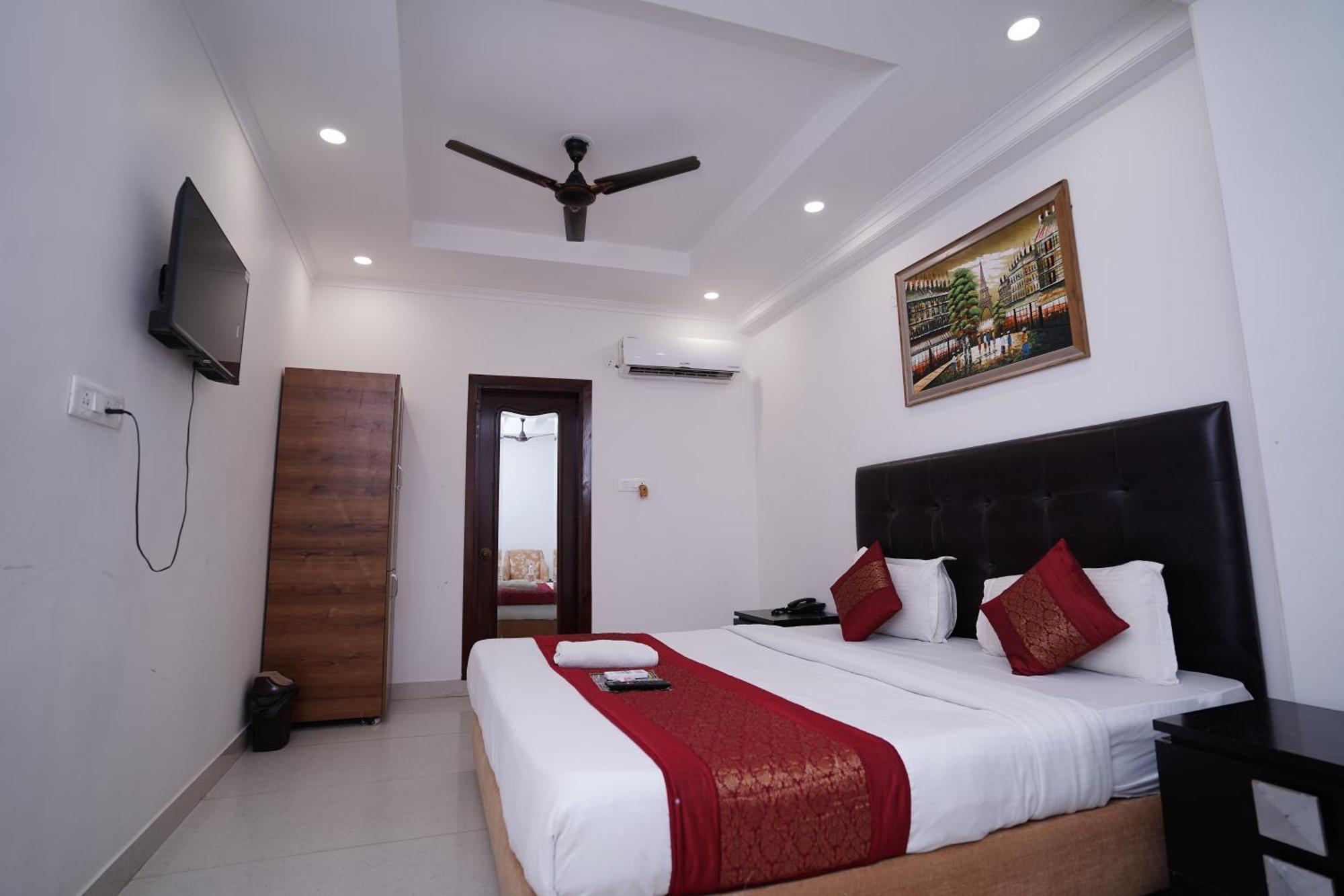Hotel Moon Taj Near Yashobhoomi Convention Centre Delhi  Luaran gambar