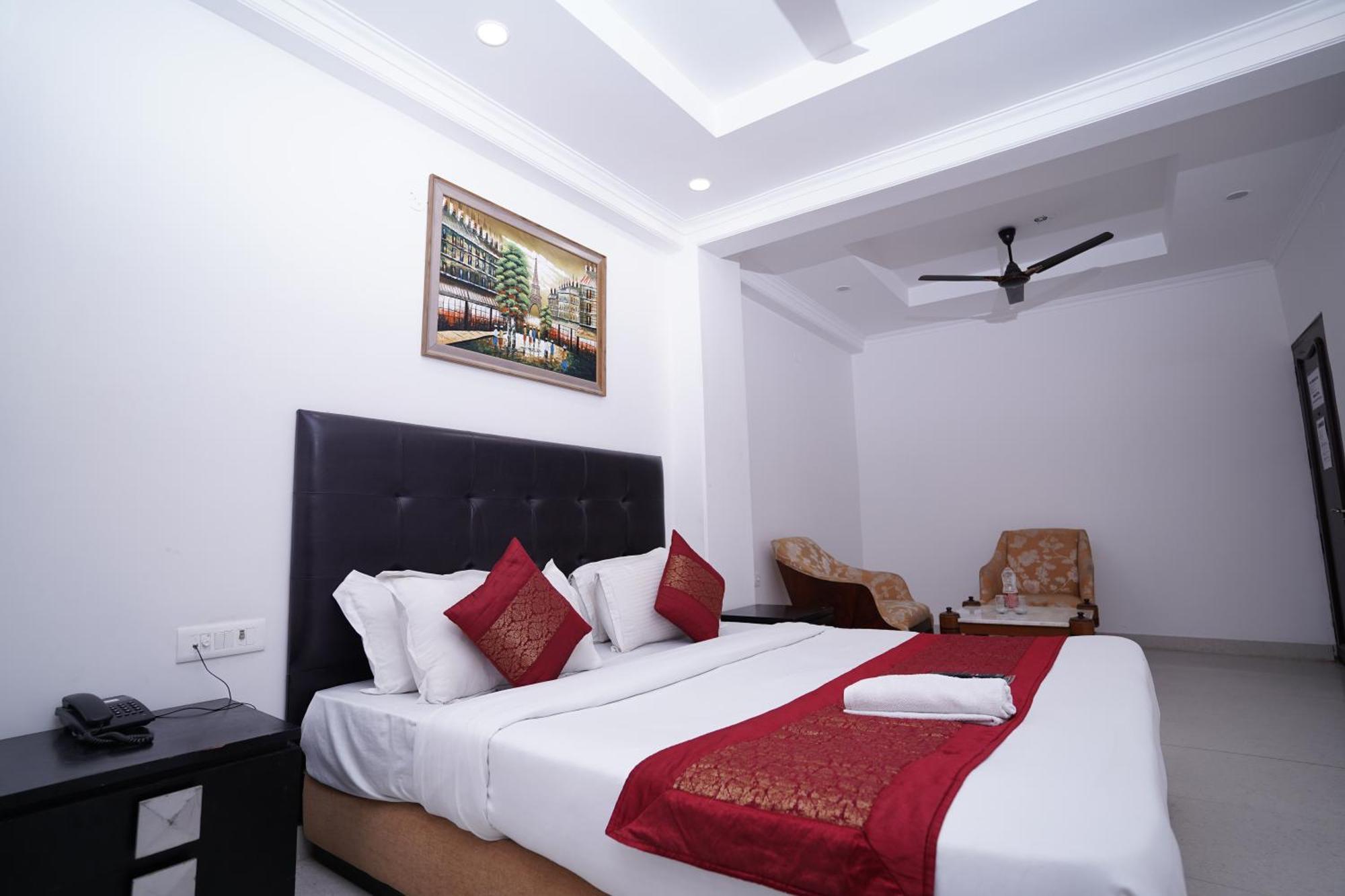 Hotel Moon Taj Near Yashobhoomi Convention Centre Delhi  Luaran gambar