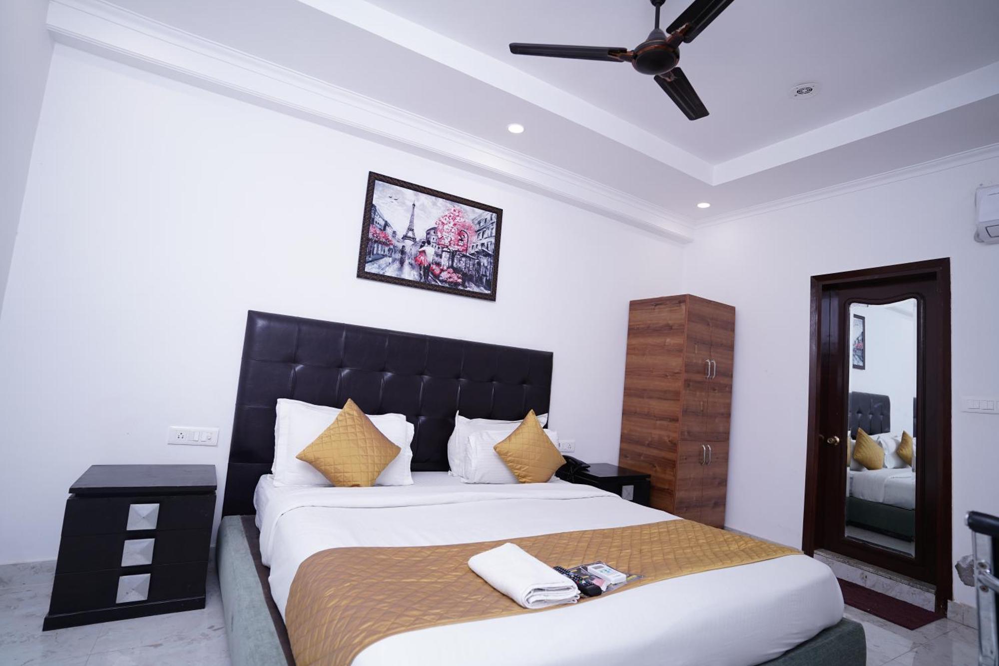 Hotel Moon Taj Near Yashobhoomi Convention Centre Delhi  Luaran gambar