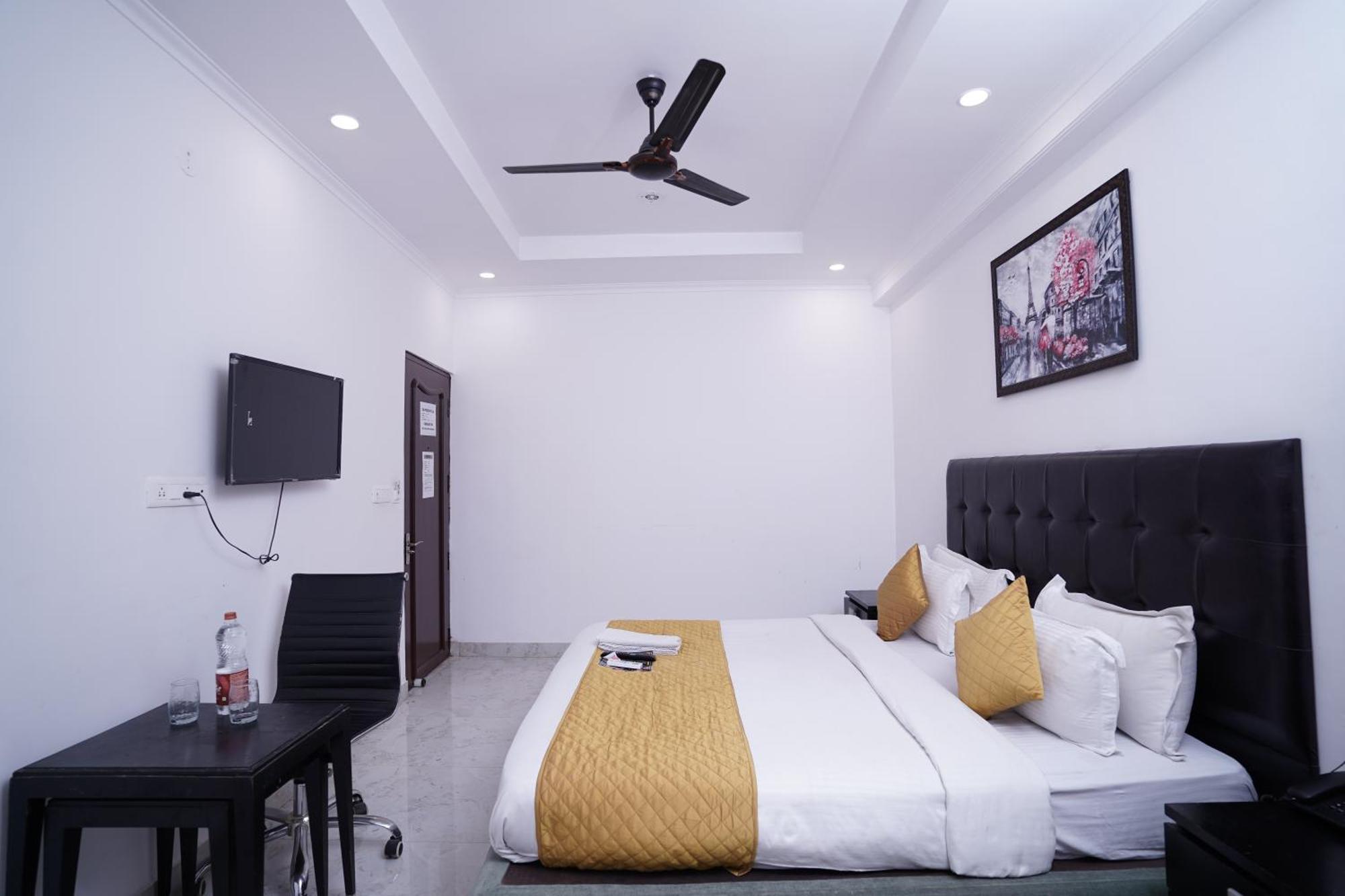 Hotel Moon Taj Near Yashobhoomi Convention Centre Delhi  Luaran gambar