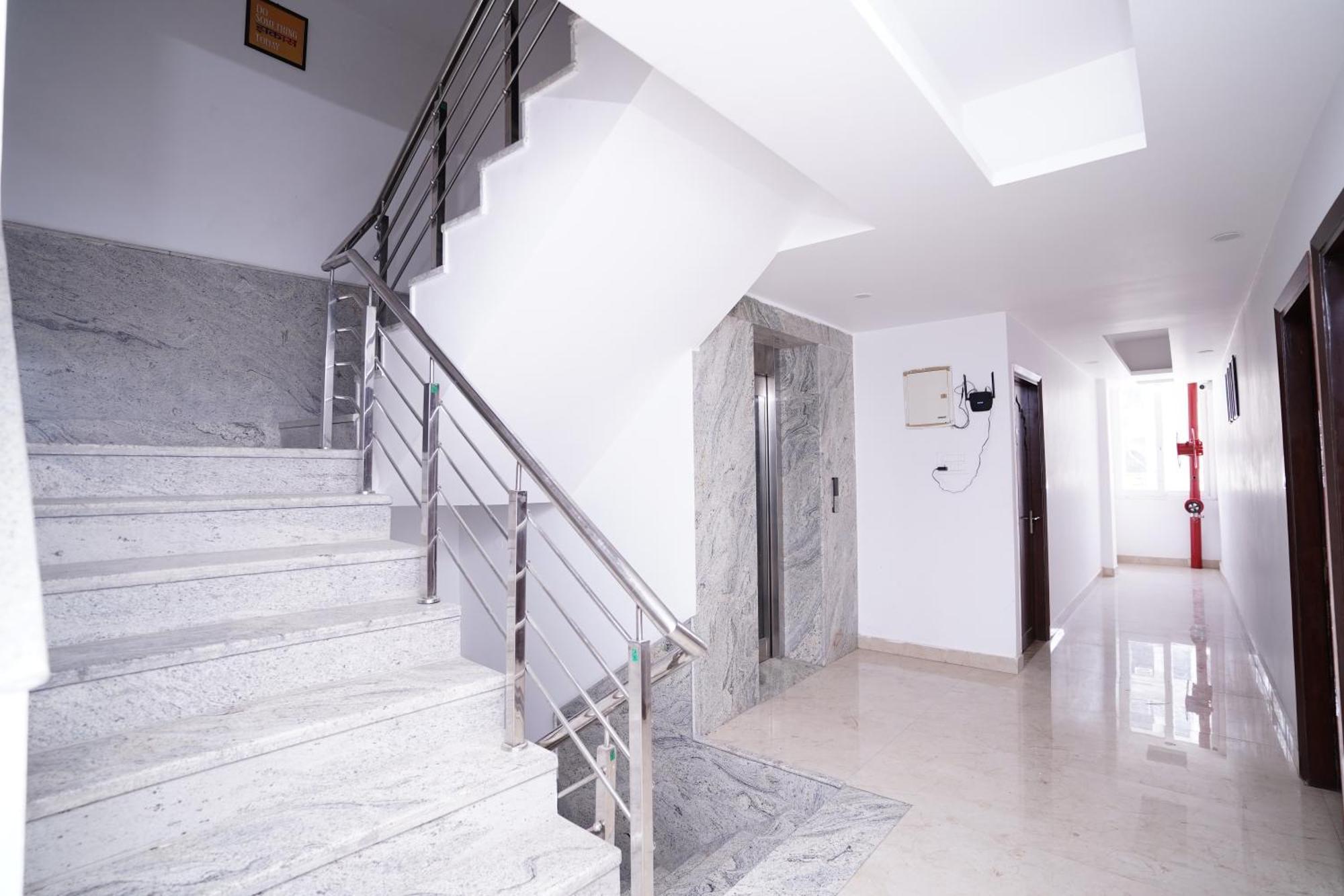 Hotel Moon Taj Near Yashobhoomi Convention Centre Delhi  Luaran gambar